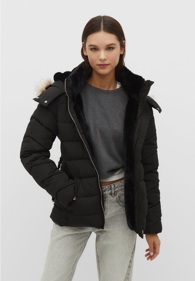 

Stradivarius Steppjacke mit abnehmbarer Kapuze Schwarz M