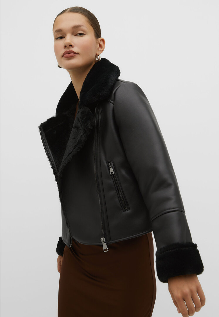 

Stradivarius Doubleface-Bikerjacke aus Kunstleder Schwarz XS