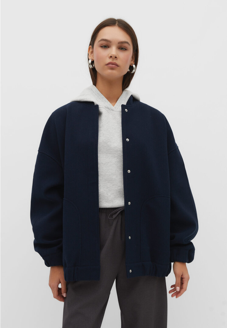 

Stradivarius Weiche Oversize-Bomberjacke Marineblau M