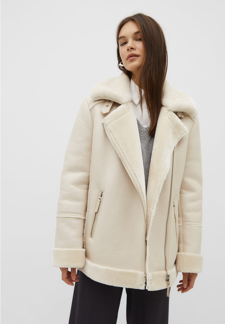 

Stradivarius Doubleface-Bikerjacke Ecru M