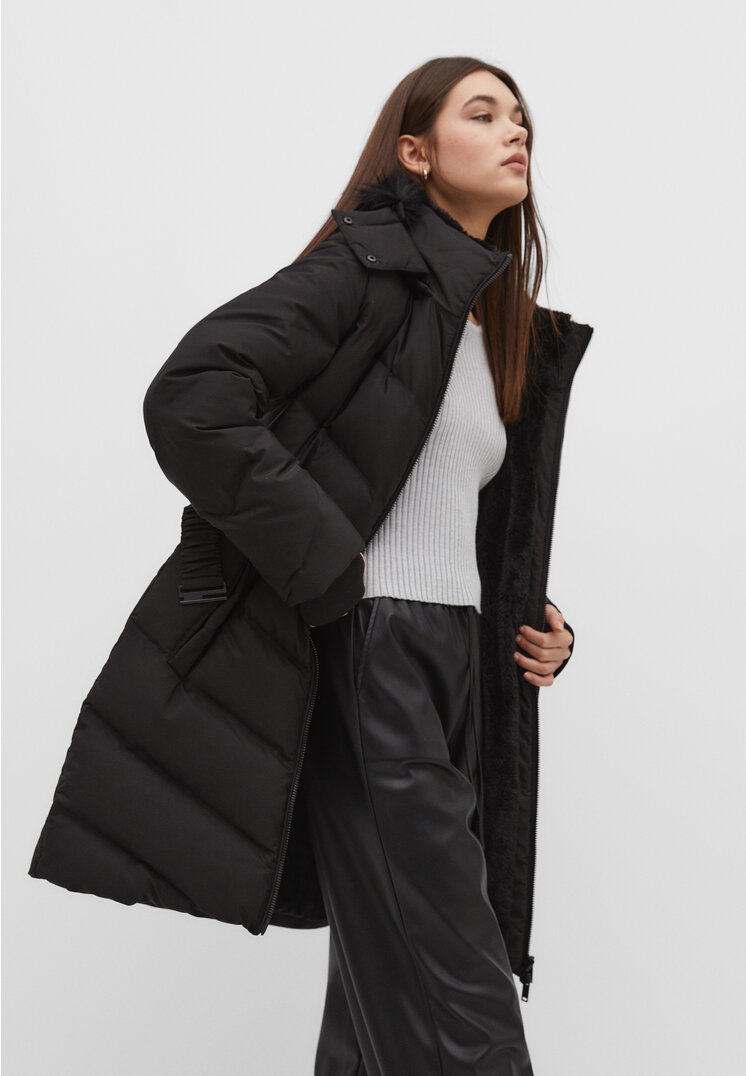 

Stradivarius Figurbetonter Steppmantel mit Kapuze Schwarz XL