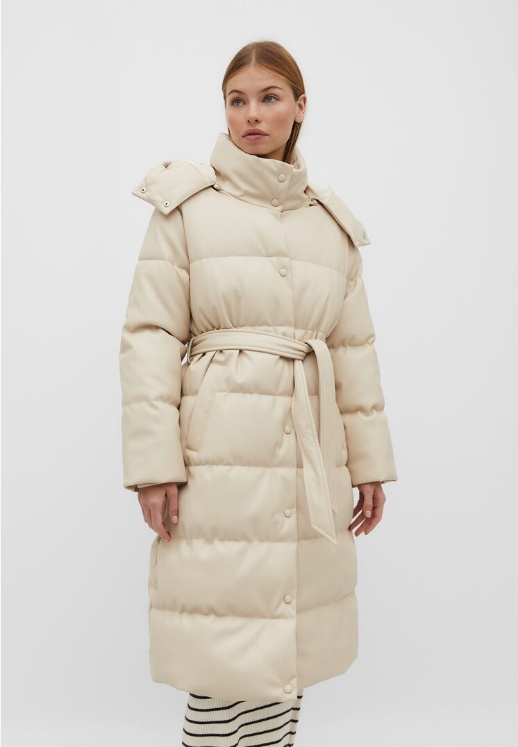 

Stradivarius Langer Steppmantel aus Kunstleder Ecru L