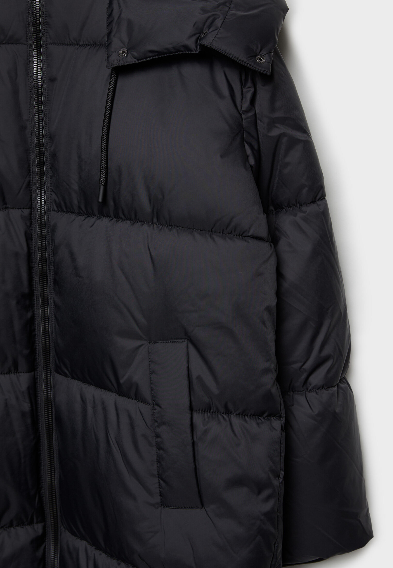 Thin puffer coat with hood