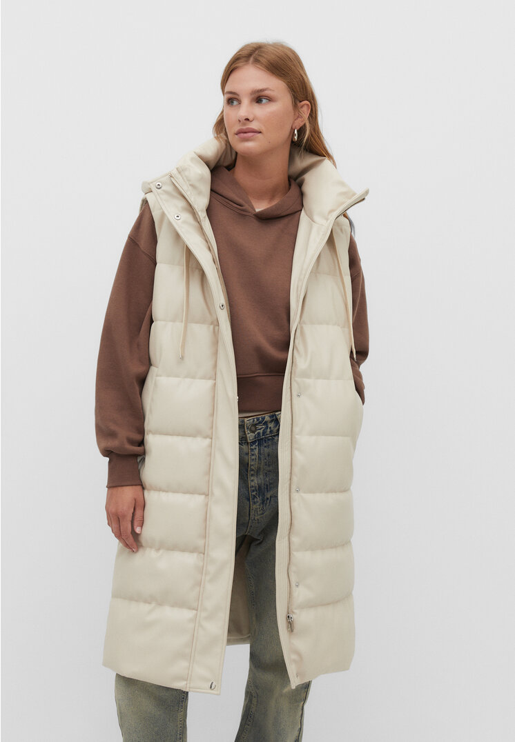 

Stradivarius Lange Steppweste aus Kunstleder Ecru M