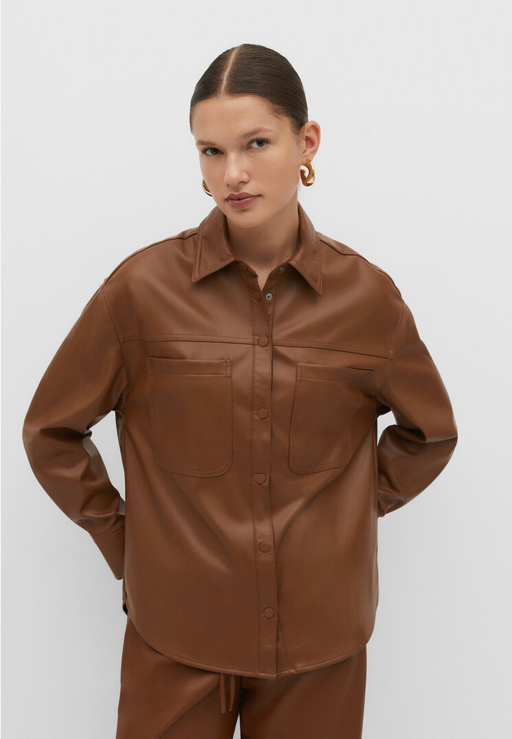 

Stradivarius Koszula basic ze sztucznej skóry Jasny wielbłądzi M