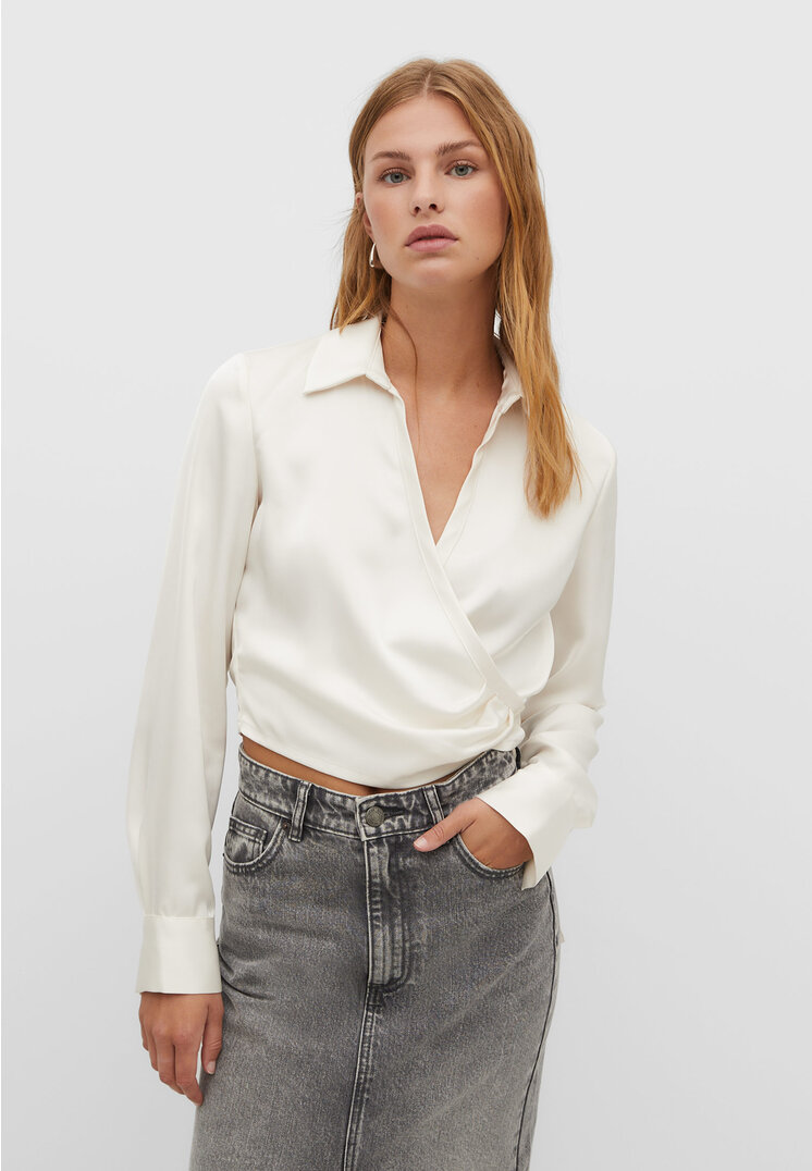 Stradivarius Kurzes Hemd aus Satin im Balletlook Ecru S