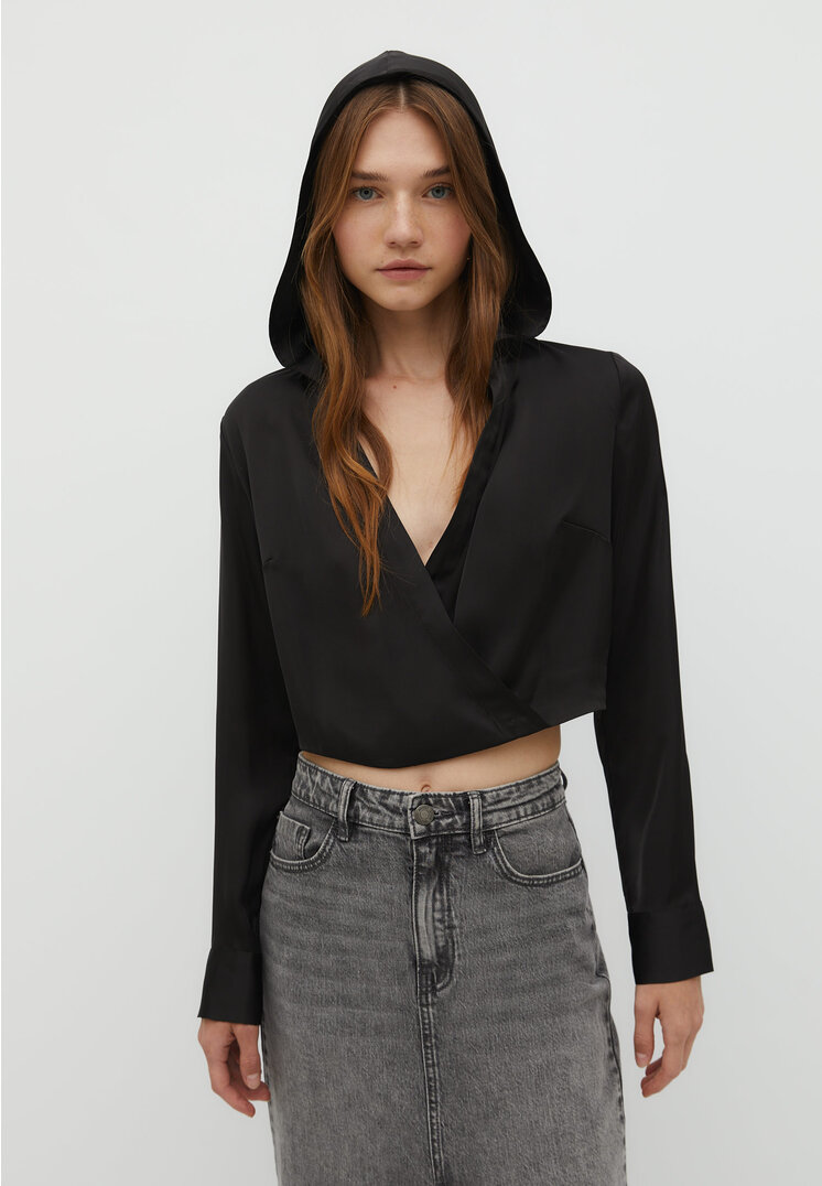 

Stradivarius Hemd aus Satin mit Kapuze Schwarz XL