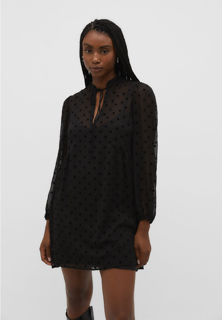 

Stradivarius Kurzes Boho-Kleid mit Flockdruck Schwarz M