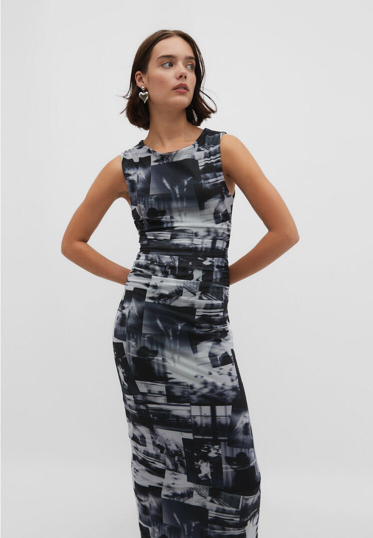 

Stradivarius Langes Tüllkleid mit Print Schwarz M