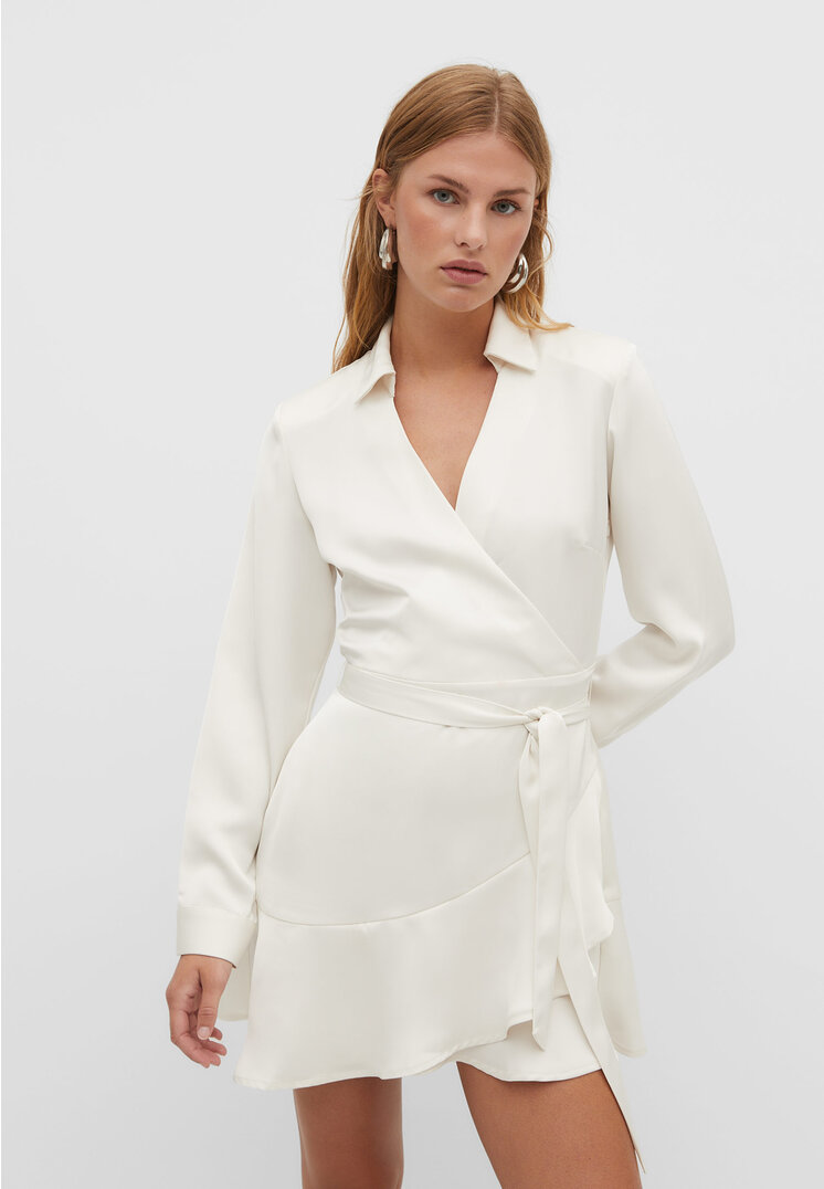 

Stradivarius Kurzes Hemdkleid aus Satin Ecru XL