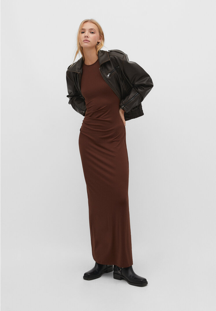 

Stradivarius Körpernah geschnittenes Kleid mit Raffung Braun XL