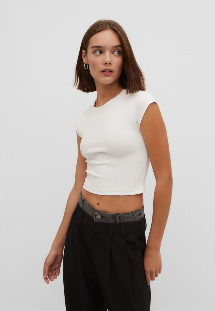 

Stradivarius T-Shirt mit Mini-Ärmeln Weiß M
