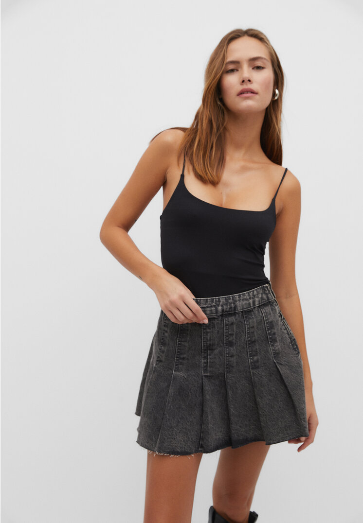 

Stradivarius Body mit Spaghettiträgern Schwarz L