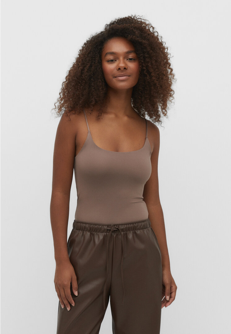 

Stradivarius Body mit Spaghettiträgern Camel L