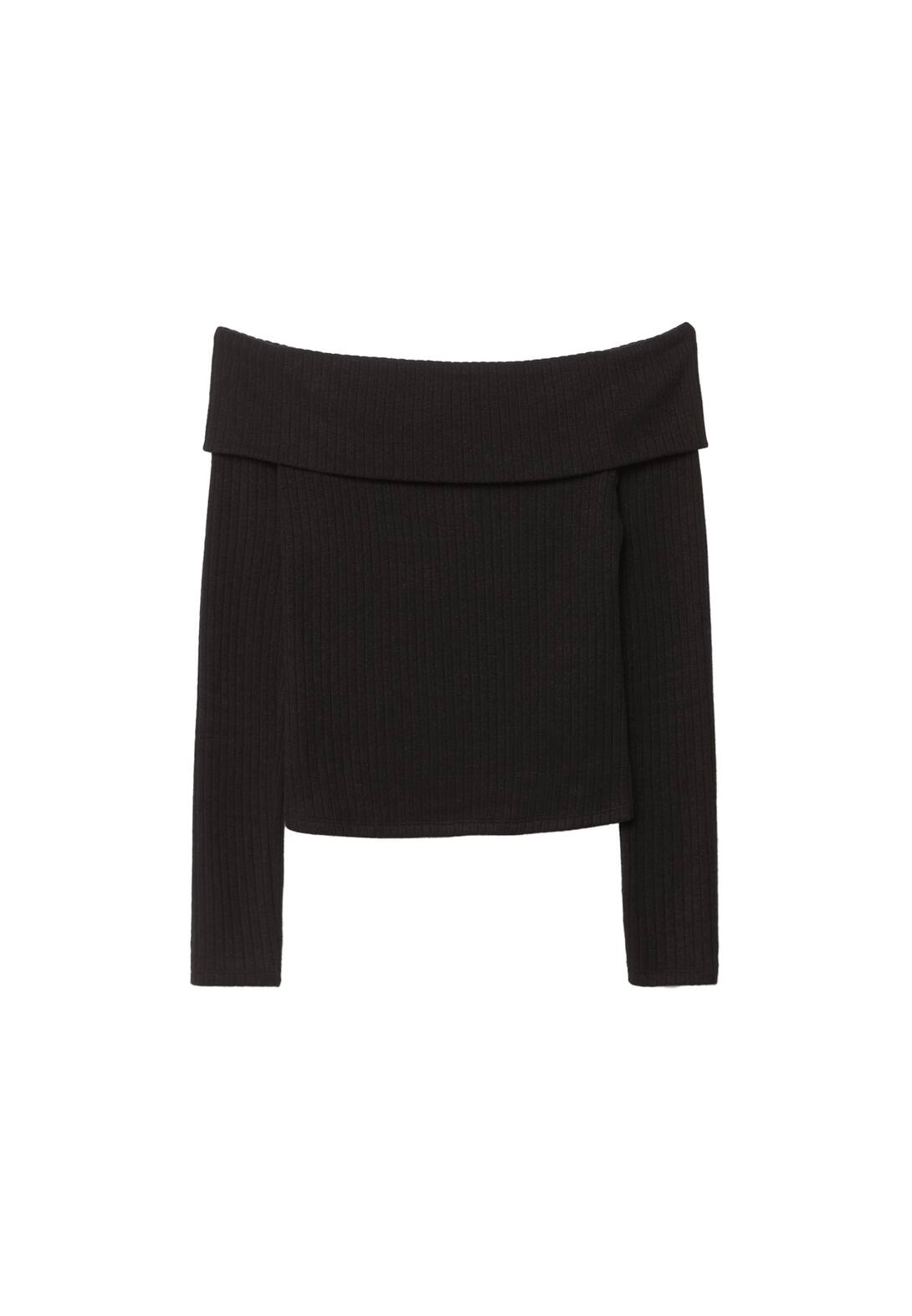 Off-the-shoulder T-shirt