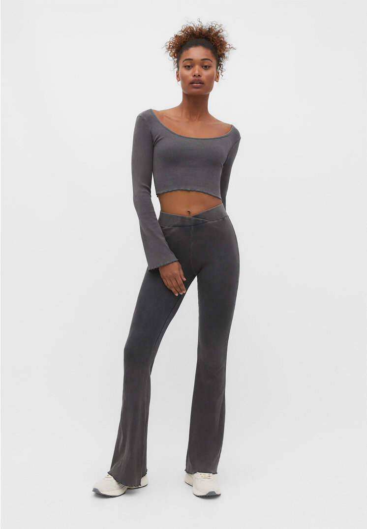 

Stradivarius Ausgestellte Leggins im Washed-Look Grau M