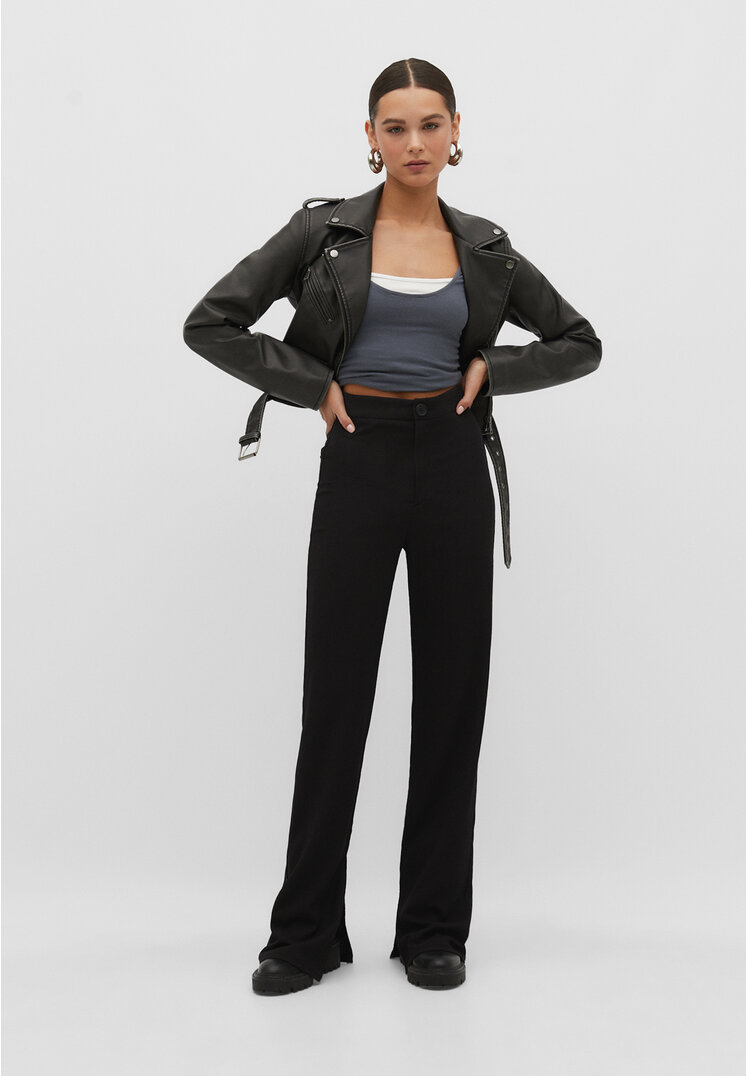 

Stradivarius Rustikale Hose mit Schlitz am Saum Schwarz 42