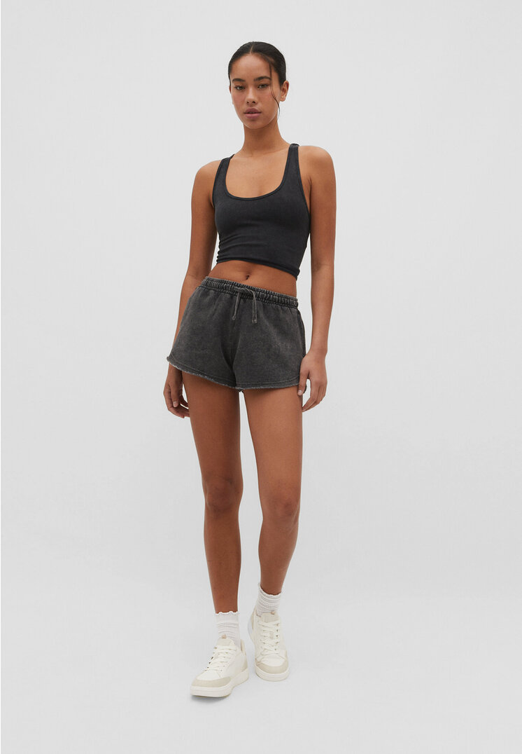 Stradivarius Plüsch-Shorts mit umgeschlagenem Saum Graumeliert L