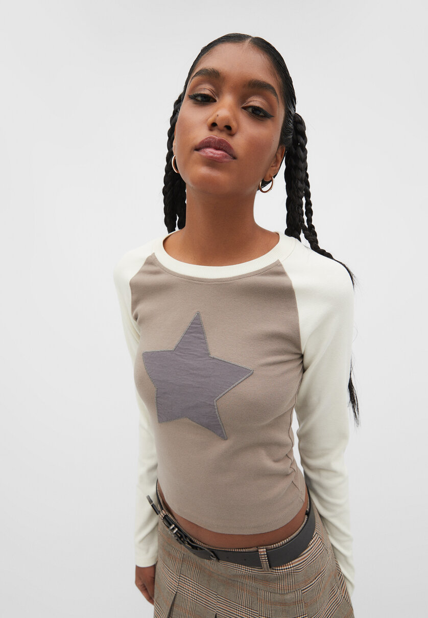 Zweifarbiges Shirt mit Stern
