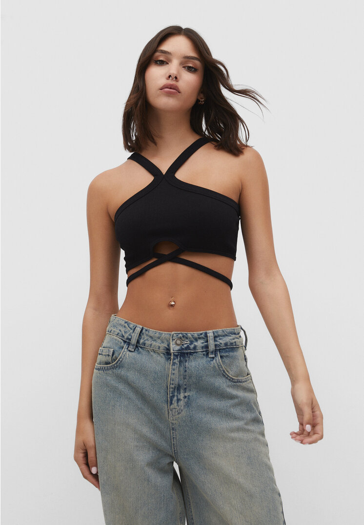 

Stradivarius Bralette mit Neckholder in Wickeloptik Schwarz S
