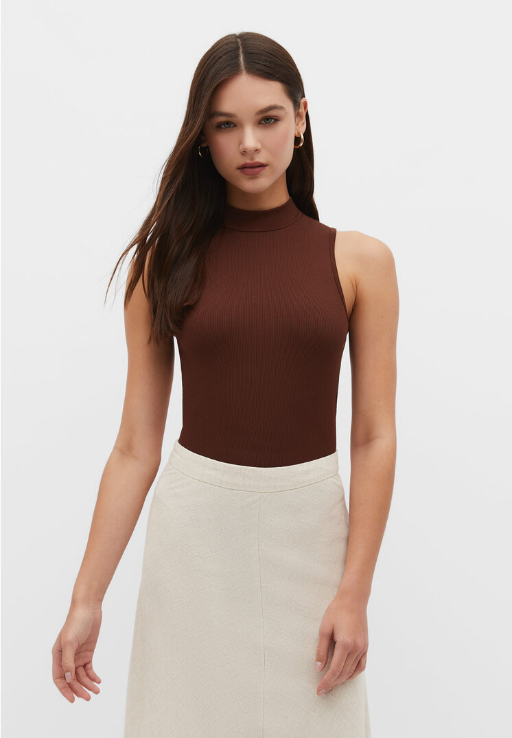 

Stradivarius Rückenfreier Body mit Neckholder Braun L