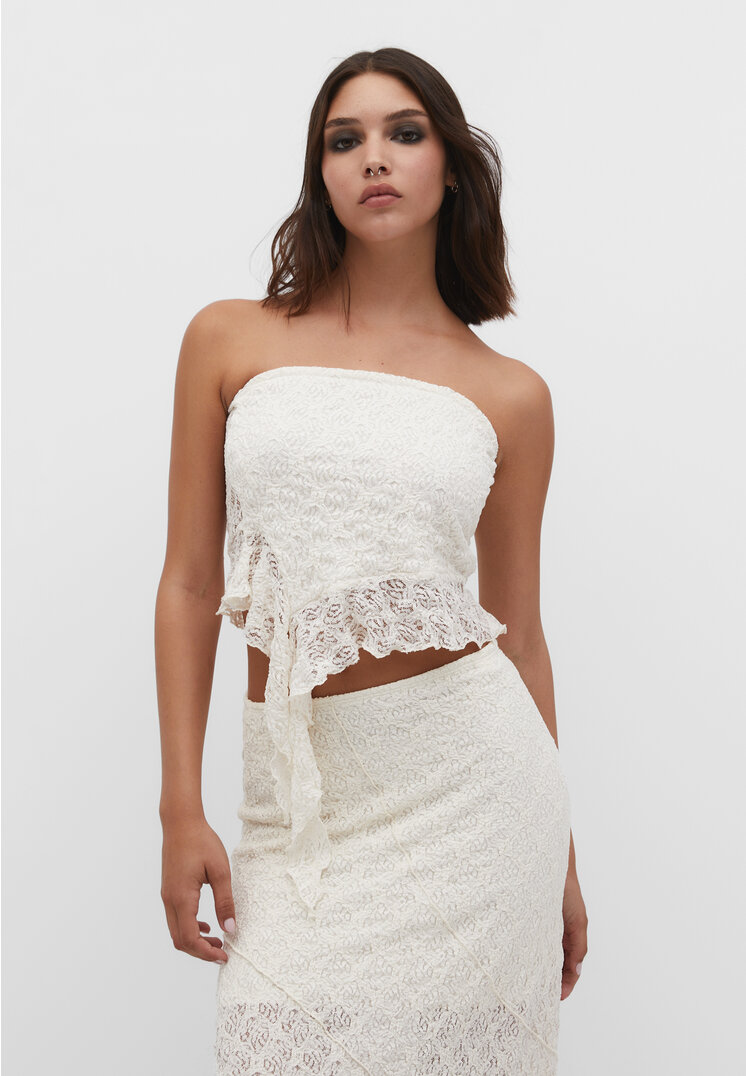 

Stradivarius Bandeau-Top mit Spitzenkante und Volants Ecru M