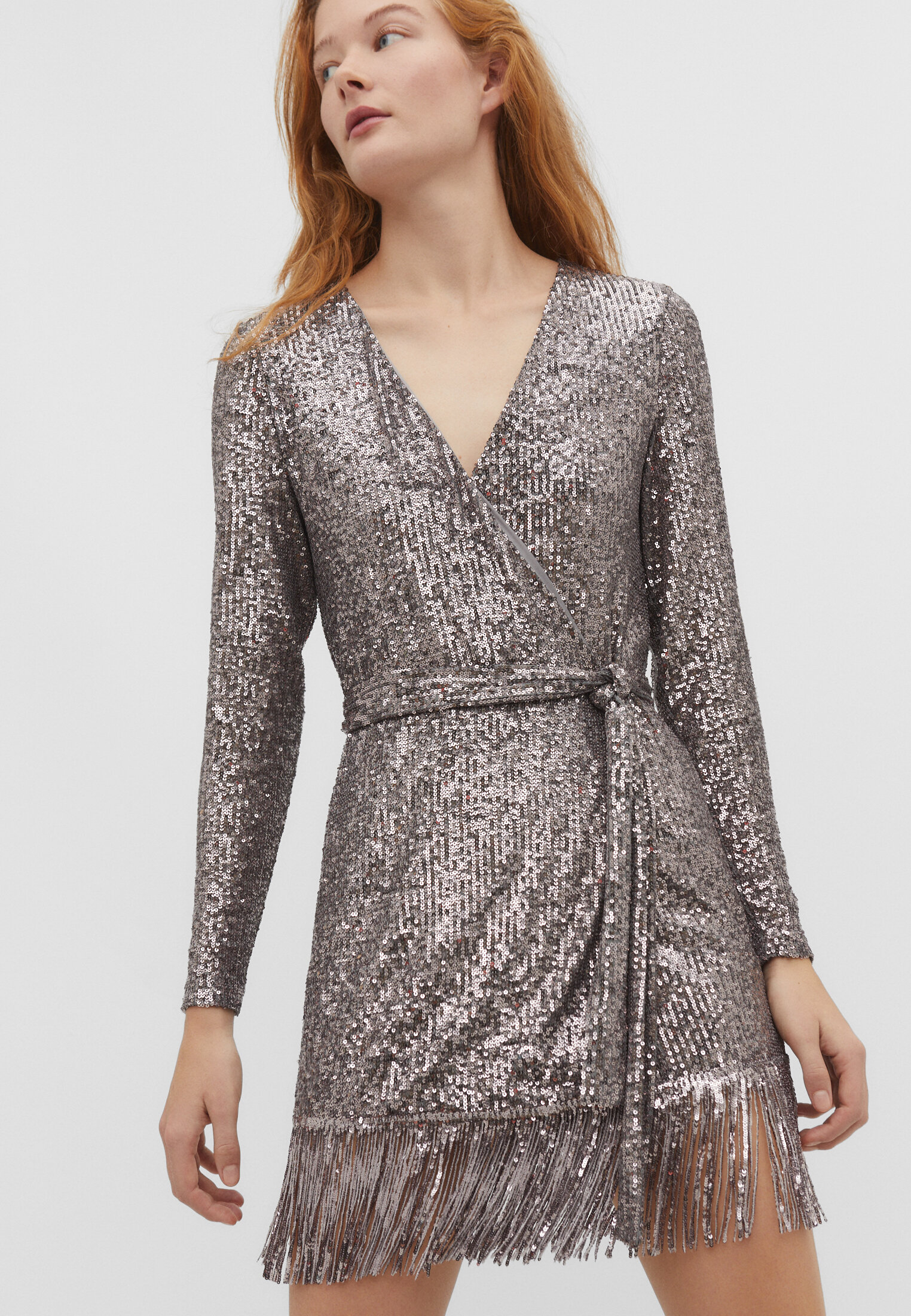 Short sequinned dress with fringing Women s null Stradivarius