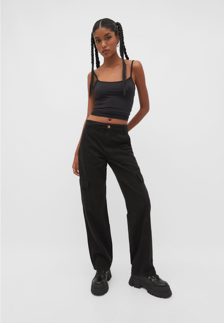 

Stradivarius Cargohose im Straight-Fit mit tiefem Bund Schwarz 38