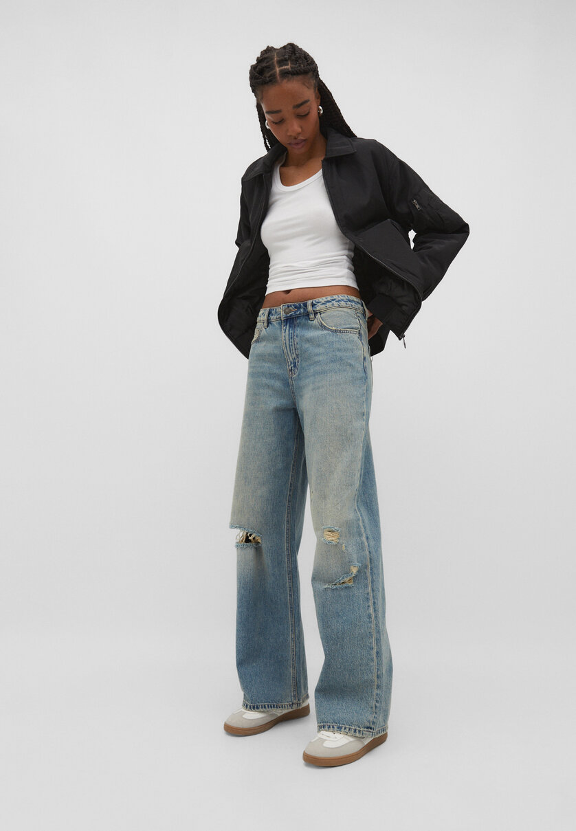 Wide-leg low-waist jeans