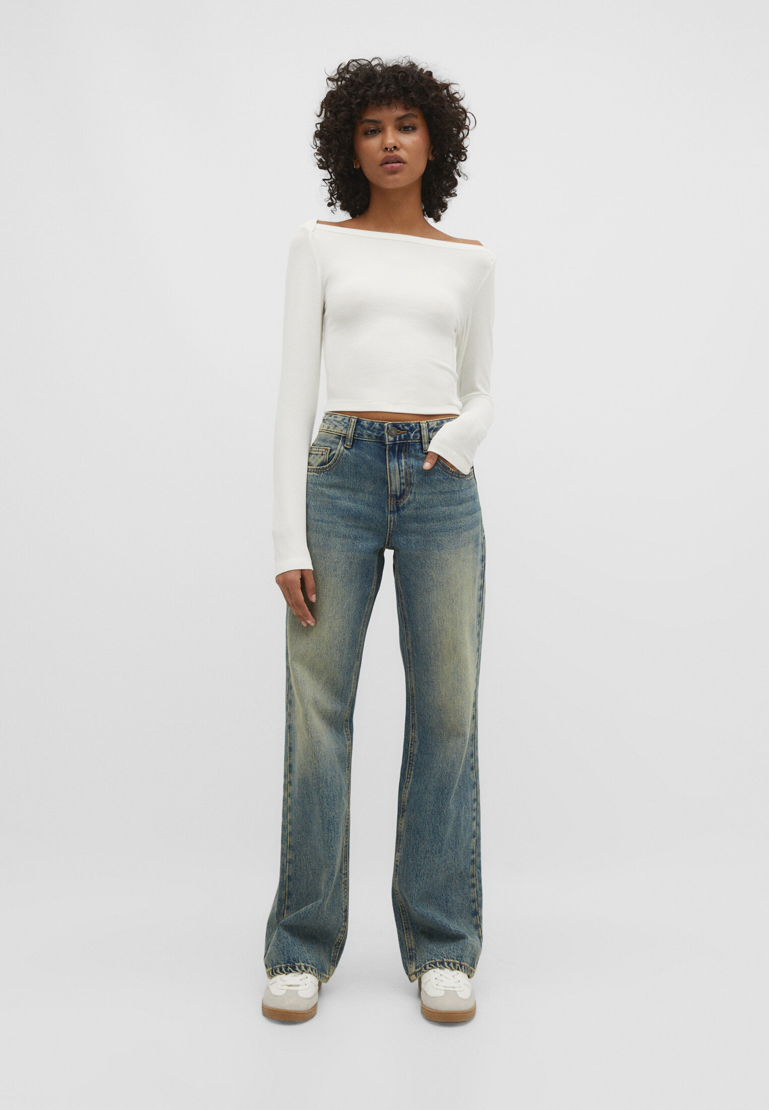 Low waisted sales baggy jeans