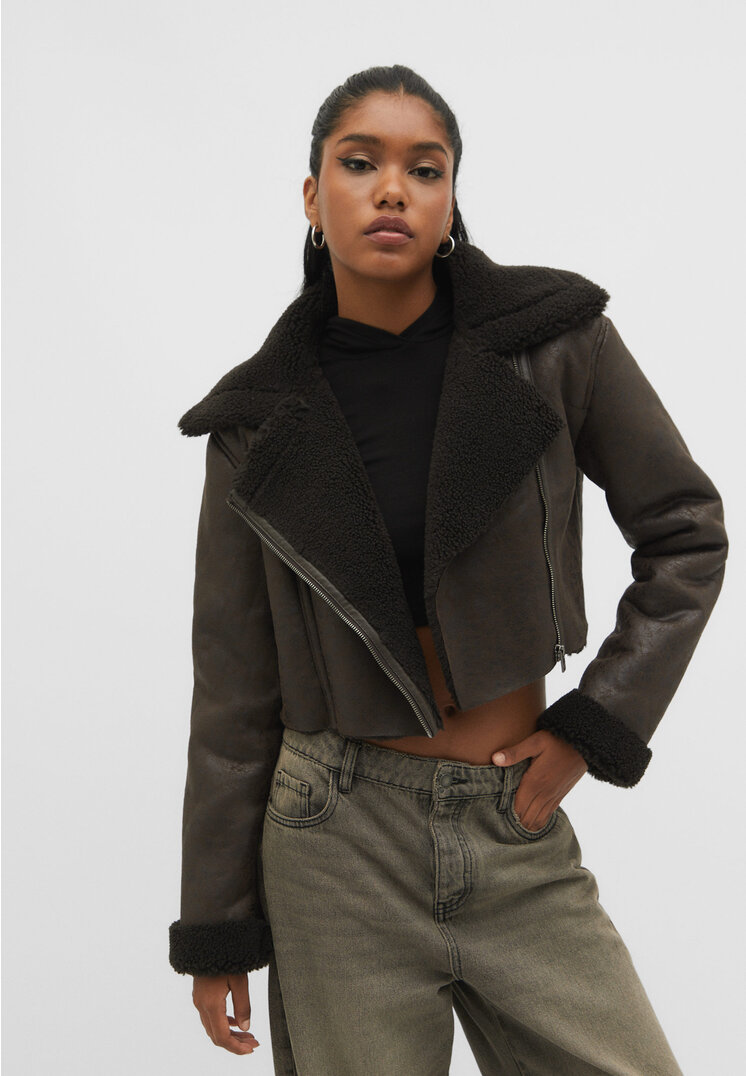 Stradivarius Cropped-Doubleface-Jacke Braun M