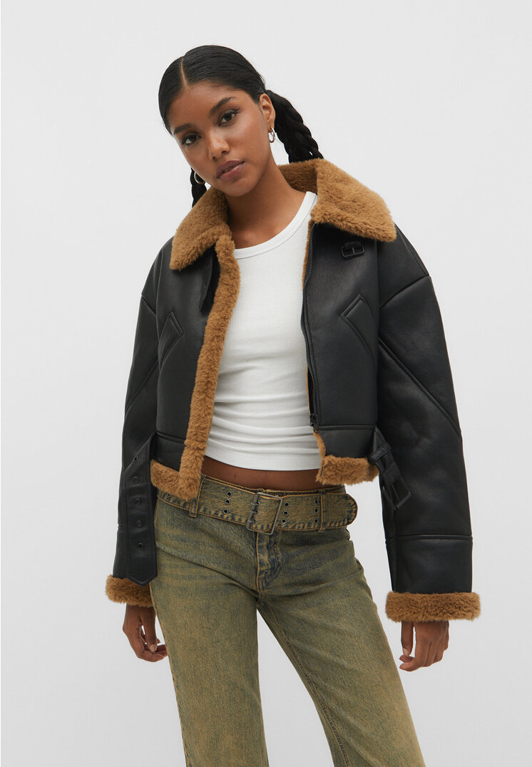 

Stradivarius Doubleface-Jacke aus Kunstleder Schwarz L