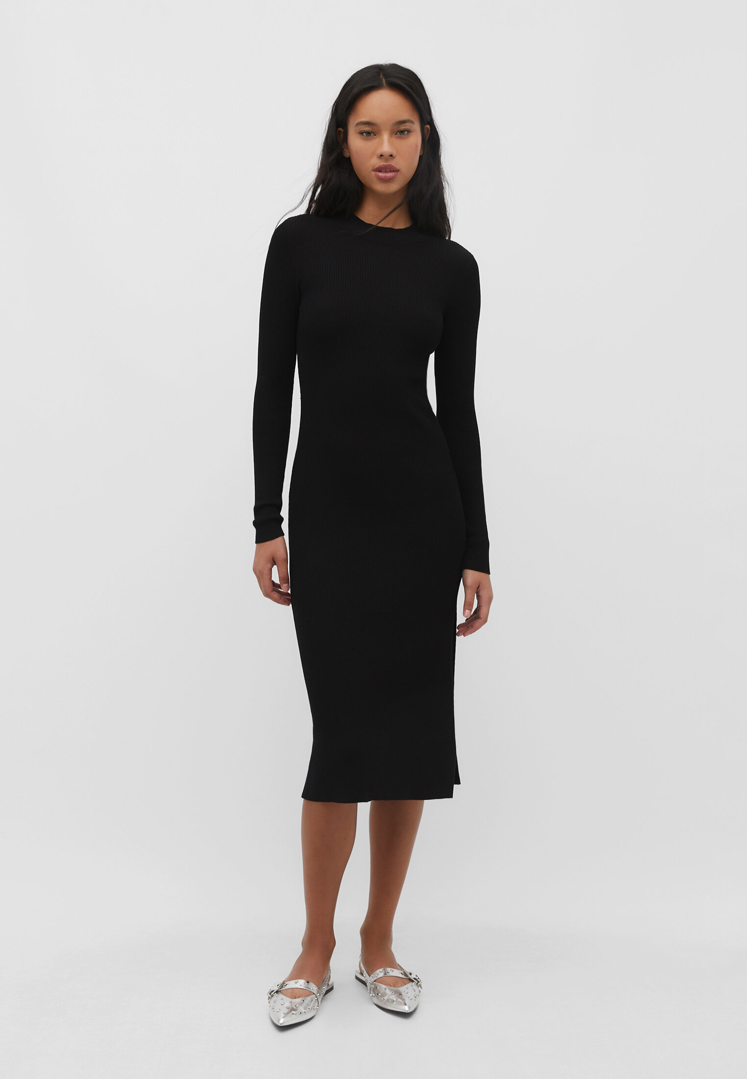 Robe noire online stradivarius