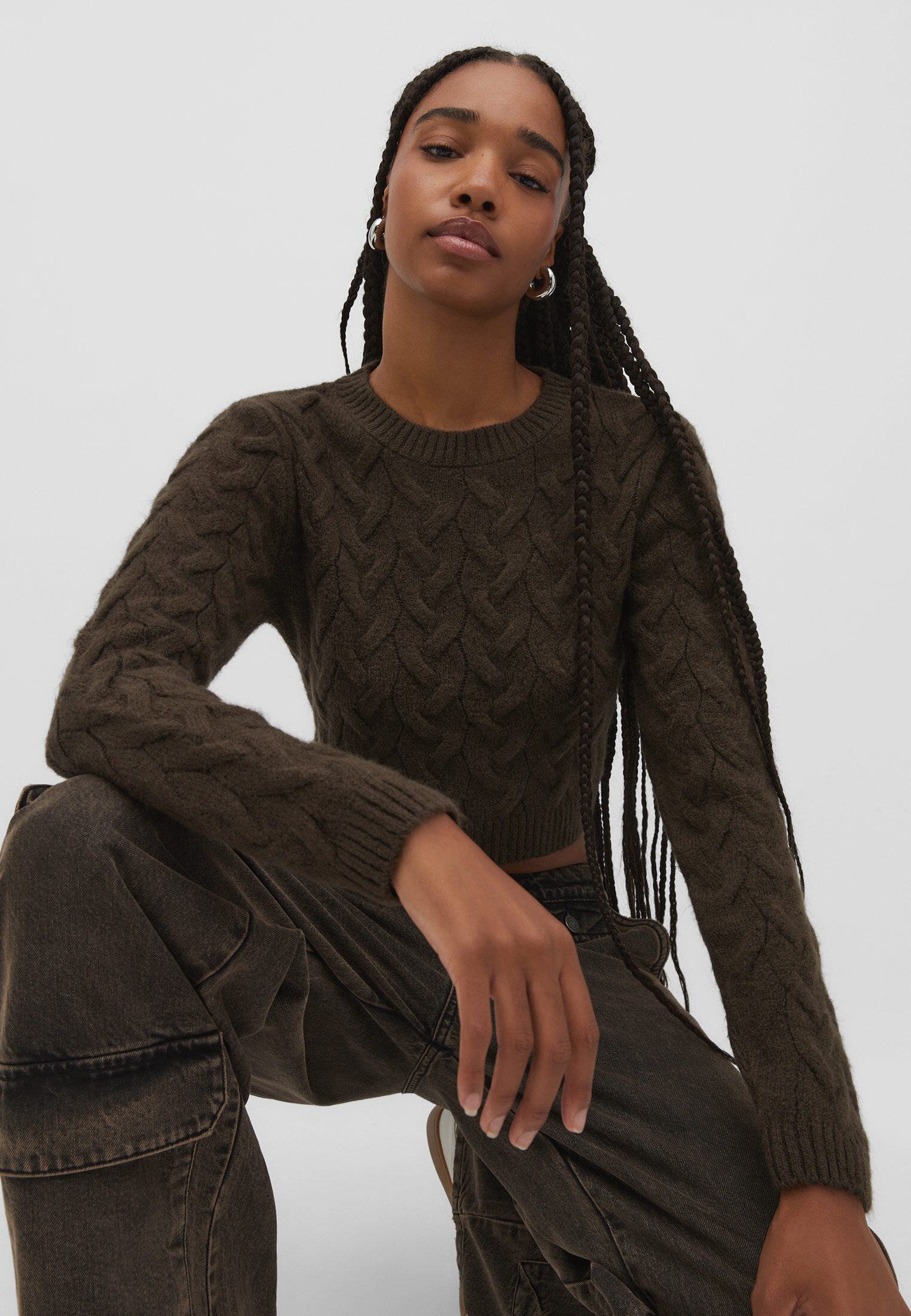 Cropped cable-knit sweater - Women's fashion | Stradivarius United