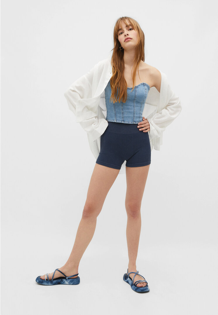 Stradivarius Nahtlose Hot Pants im Washed-Look Marineblau XS