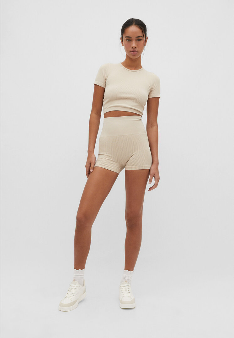 

Stradivarius Nahtlose Hot Pants im Washed-Look Steingrau S