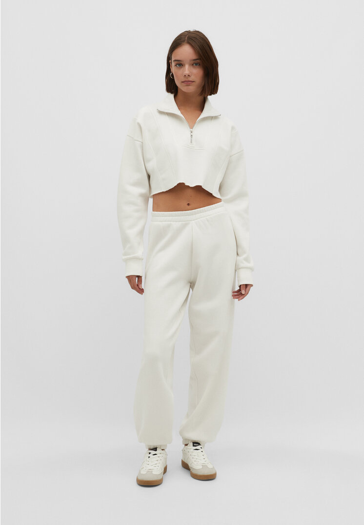

Stradivarius Spodnie jogger boyfriend z dresowej dzianiny Biały M