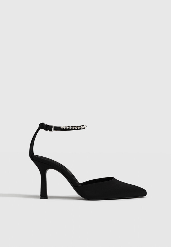 Black pumps with rhinestones store