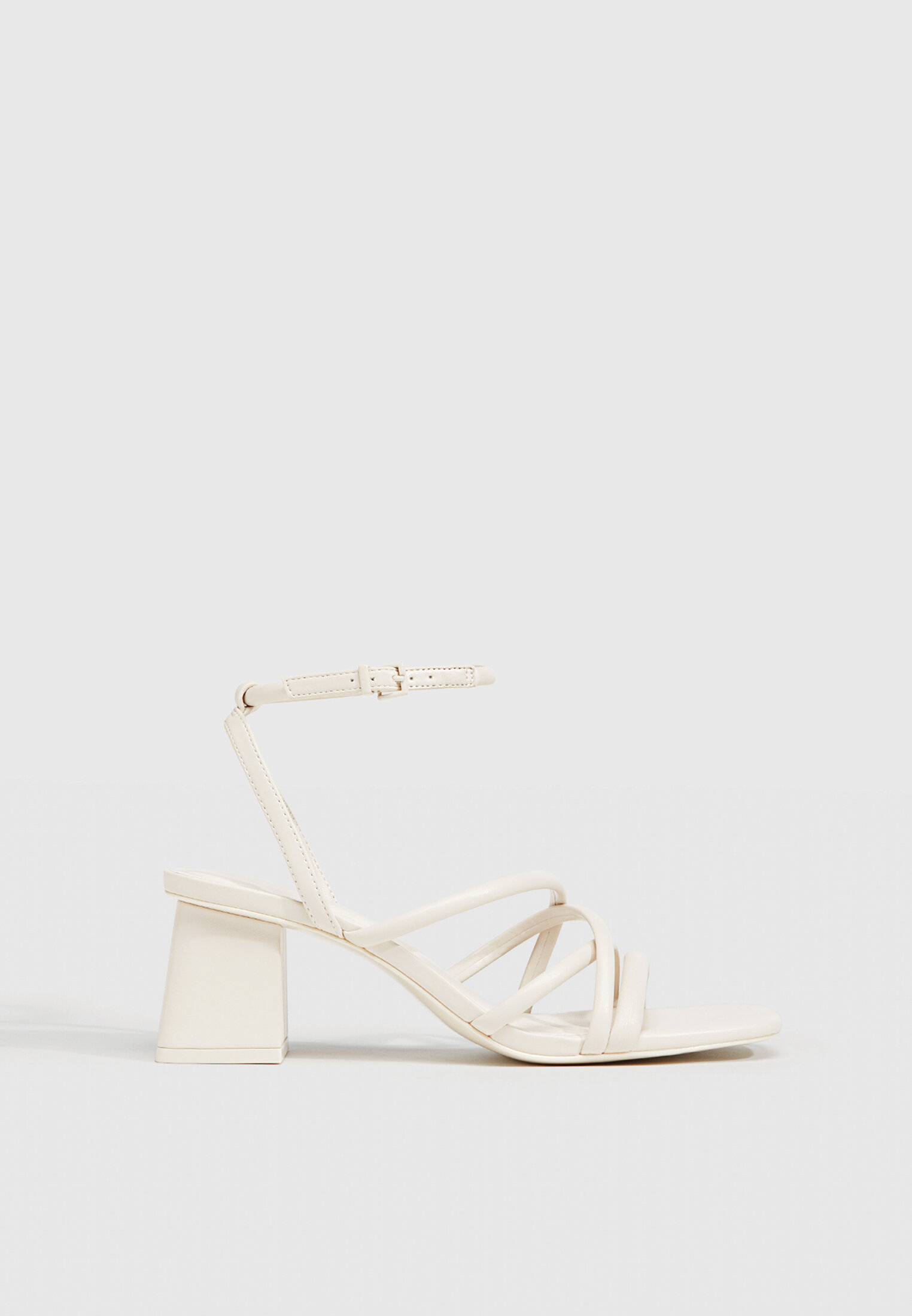 Sandalias tac n tiras Stradivarius Mexico