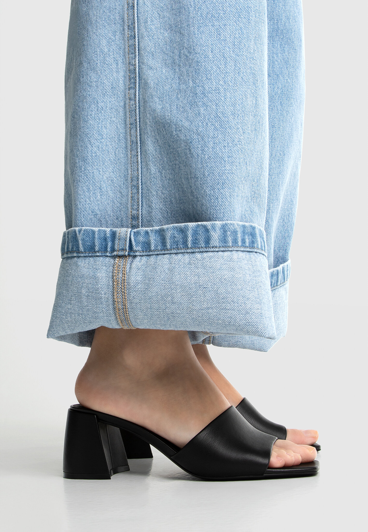 Heeled mule sandals Women s fashion Stradivarius Worldwide
