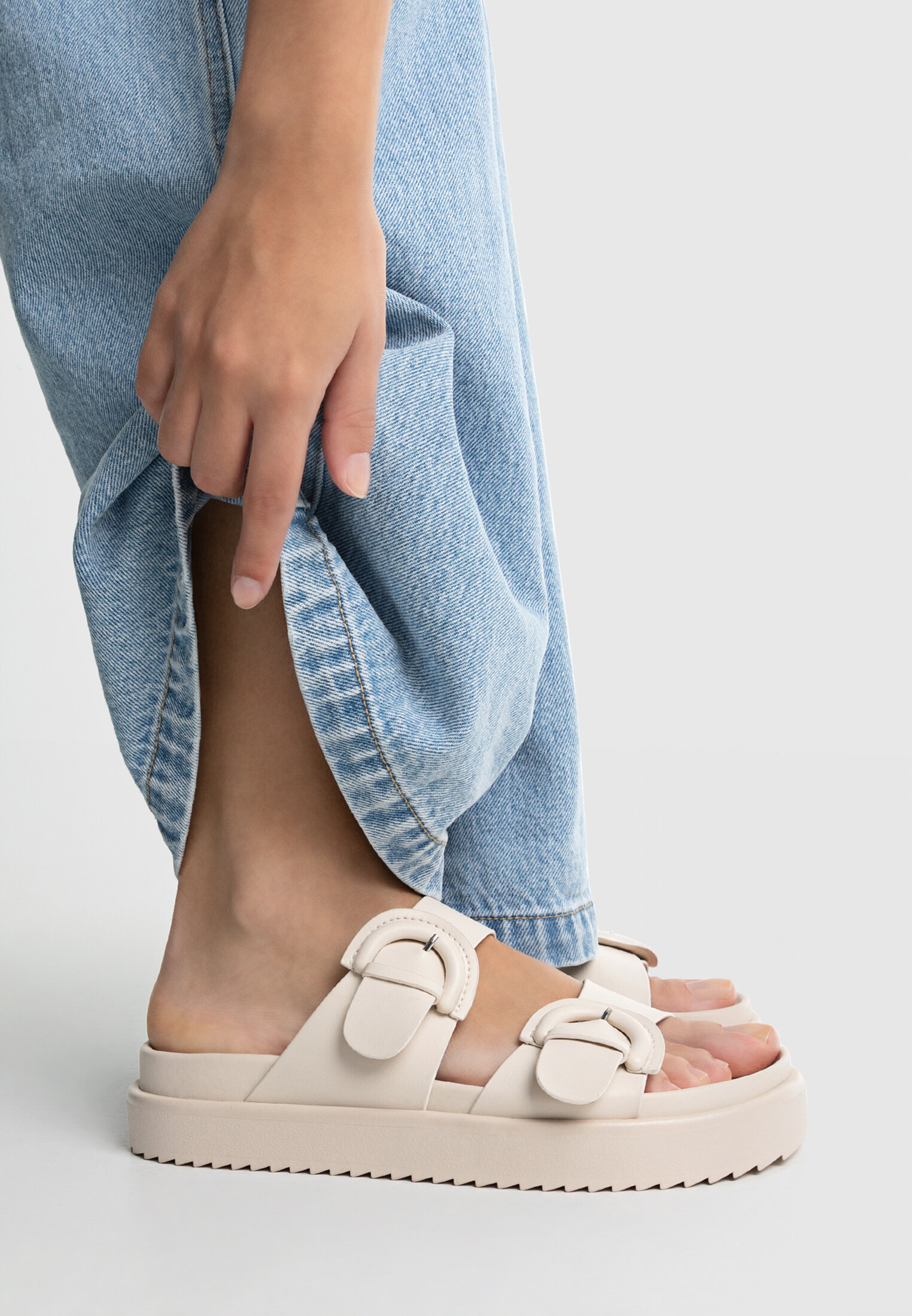 Stradivarius on sale sandali bassi