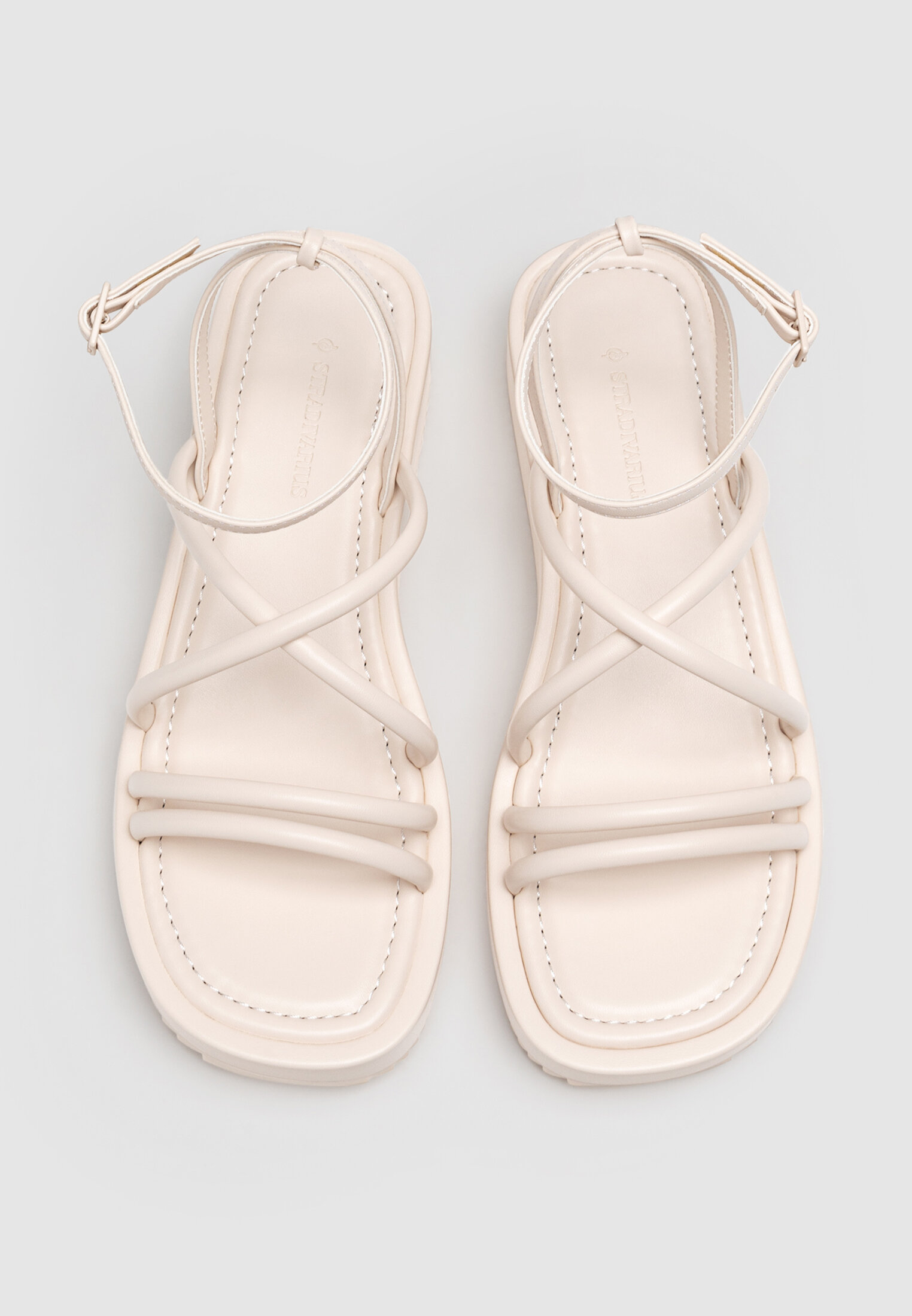 Sandalias planas mujer stradivarius outlet