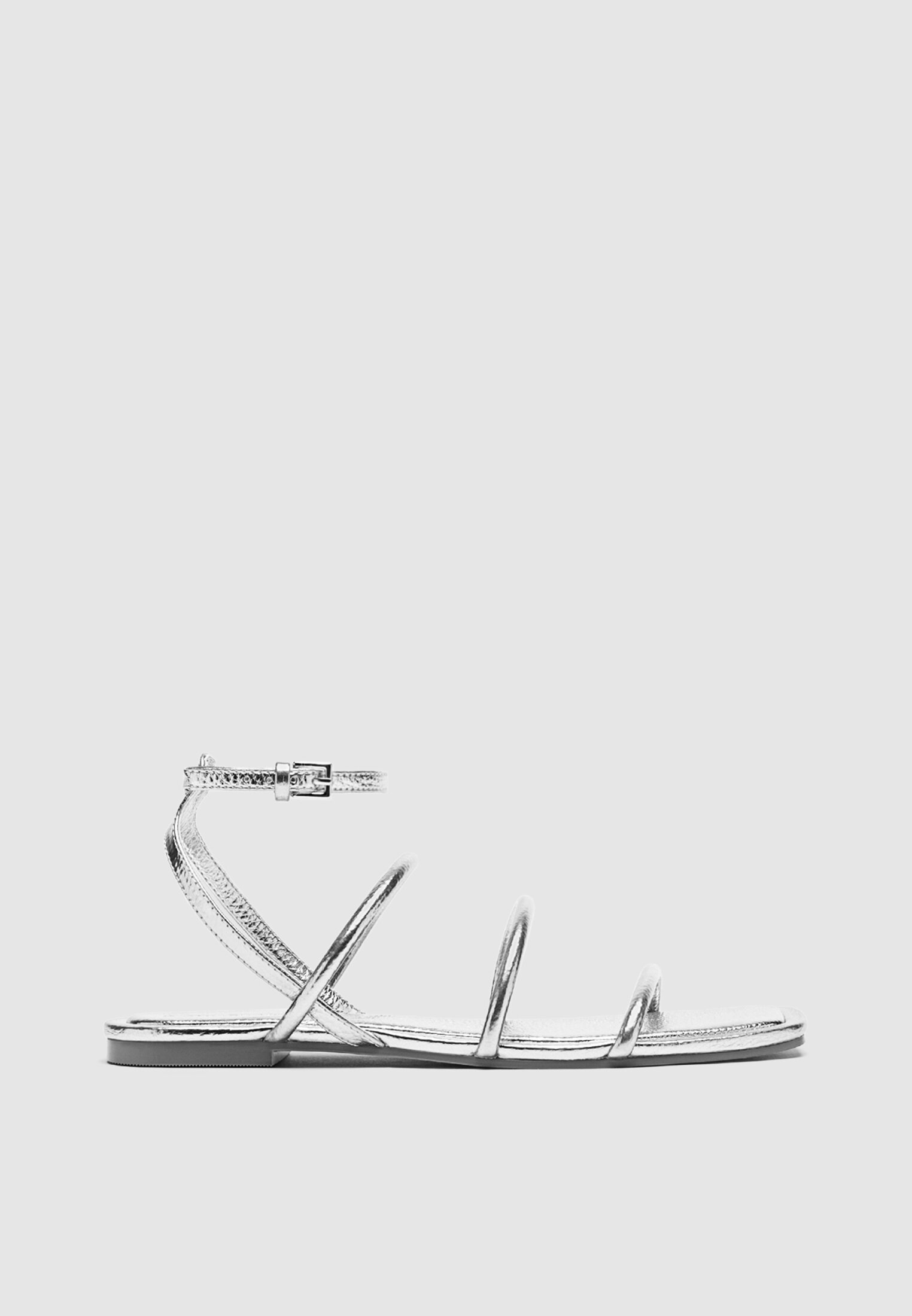 Flat sandals with tied straps Women s fashion Stradivarius