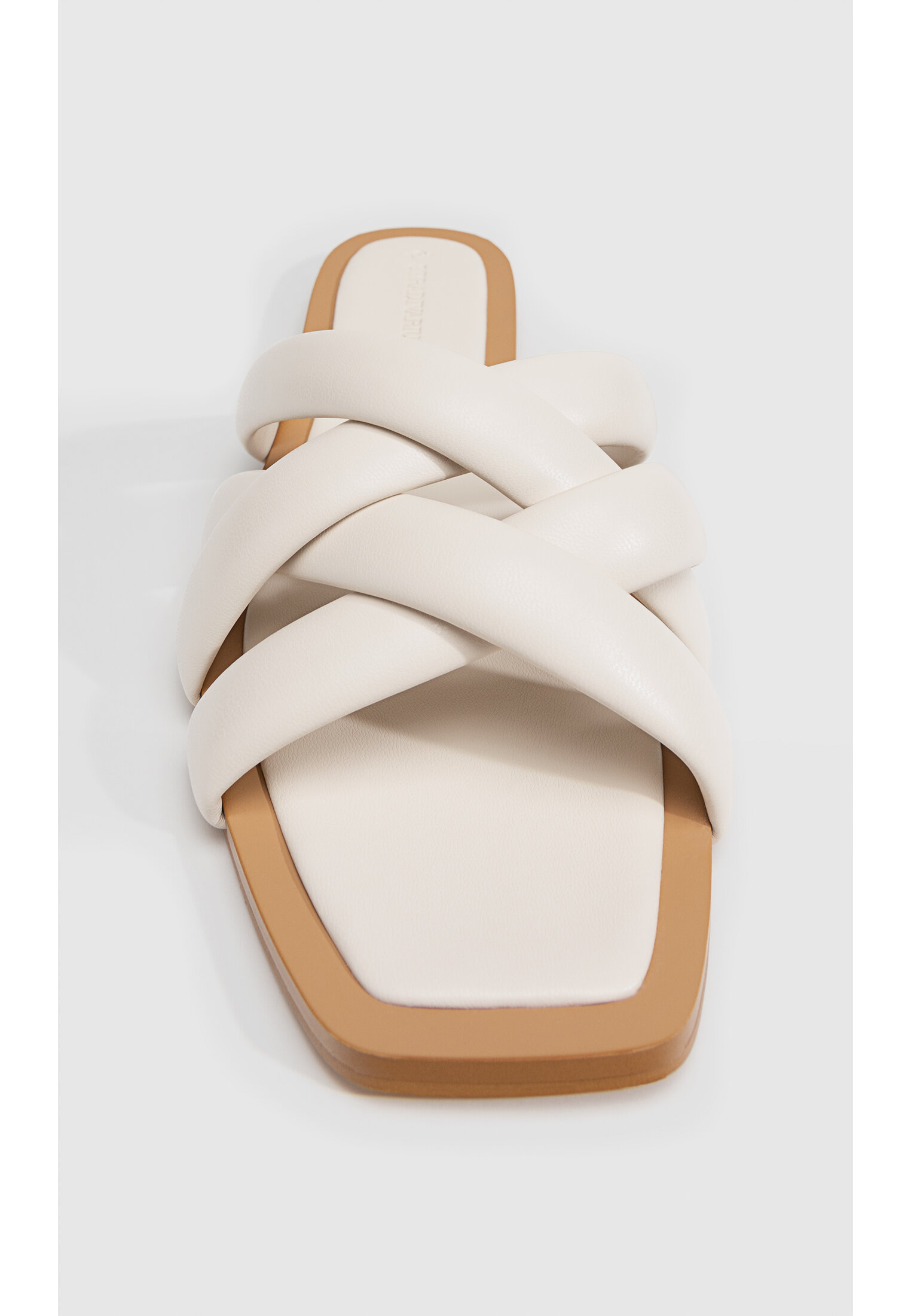 Sandalias planas store stradivarius 2020