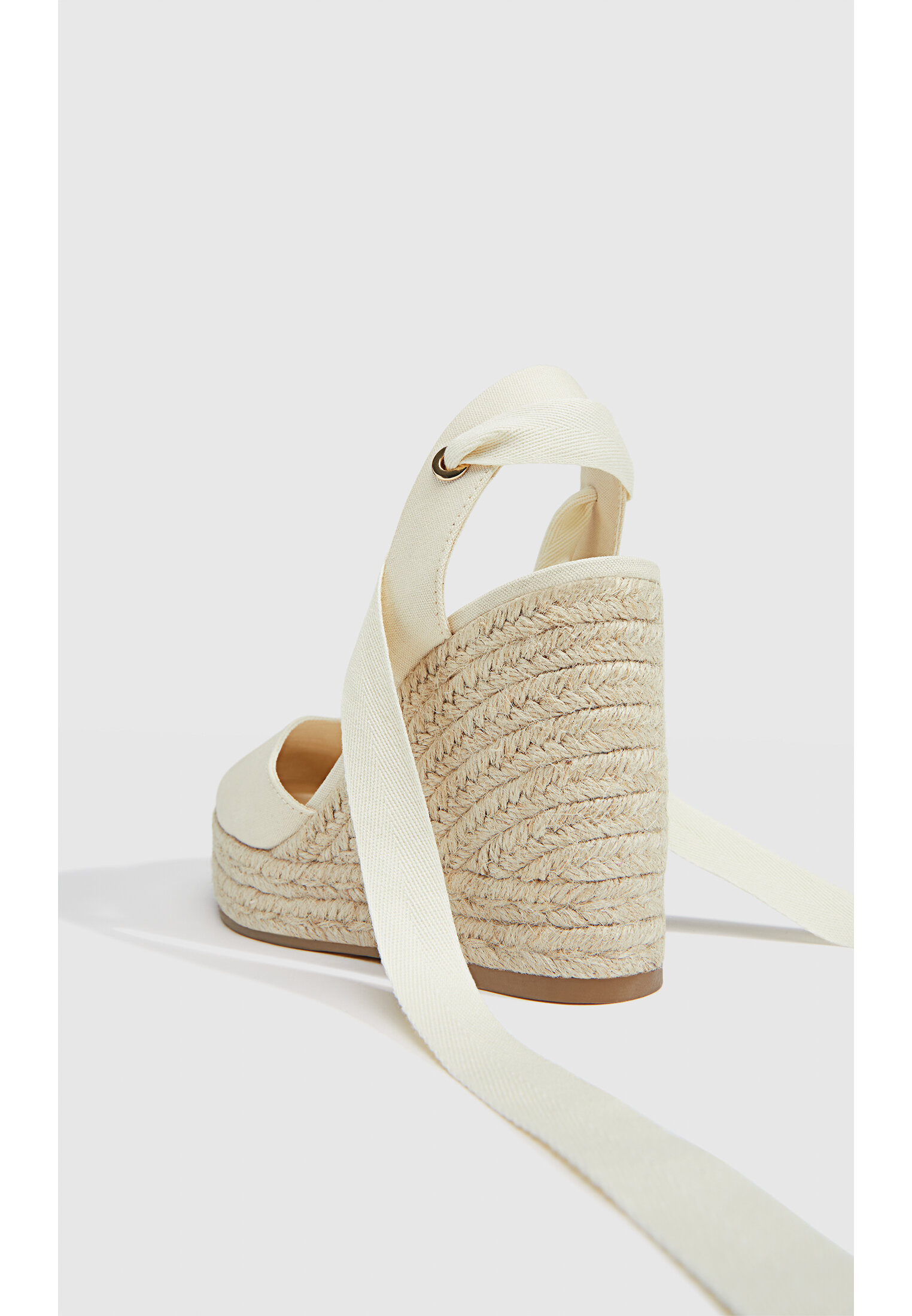 Sandales hotsell compensées stradivarius