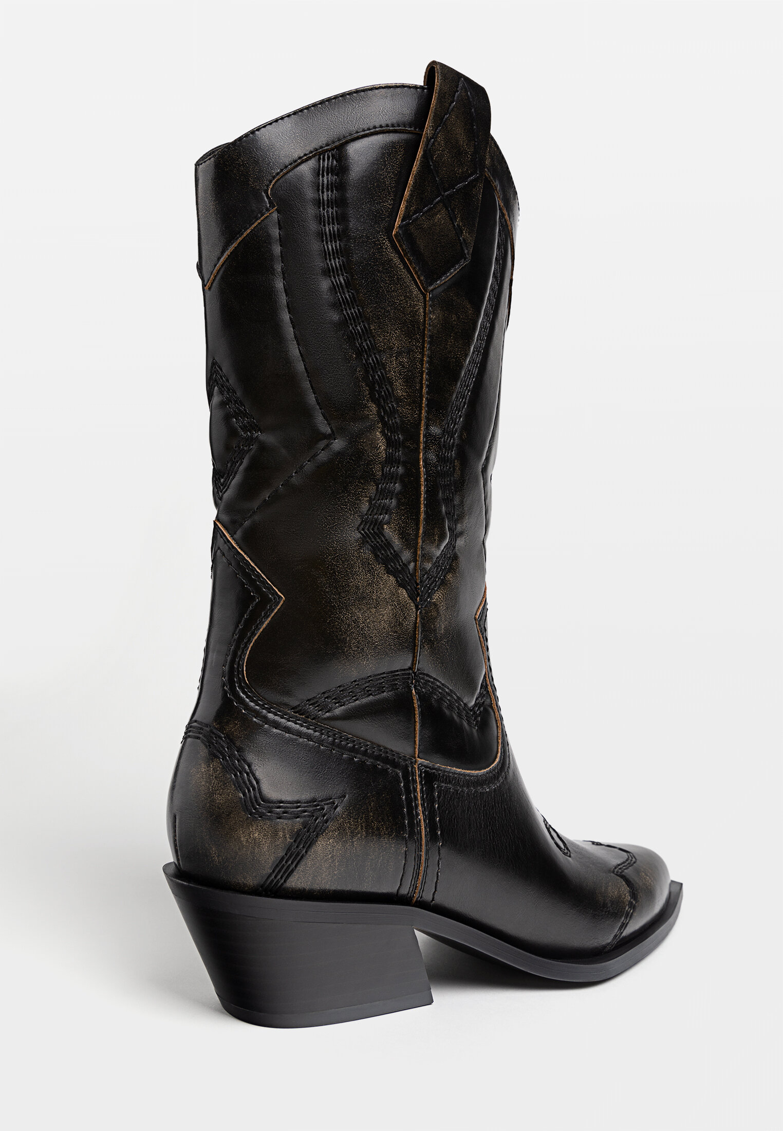 Botas cowboy detalles Moda de mujer Stradivarius Colombia