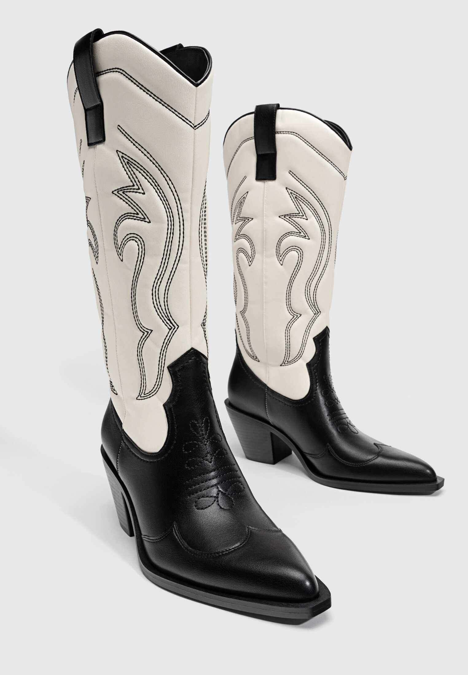 Stradivarius cowboy store