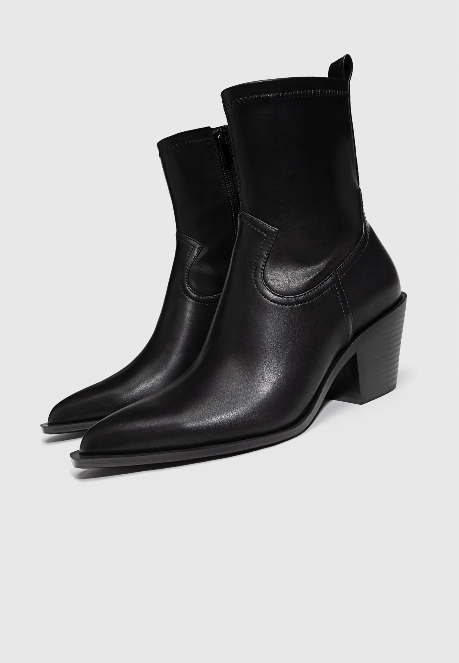 Botines tac n cowboy Stradivarius Espa a