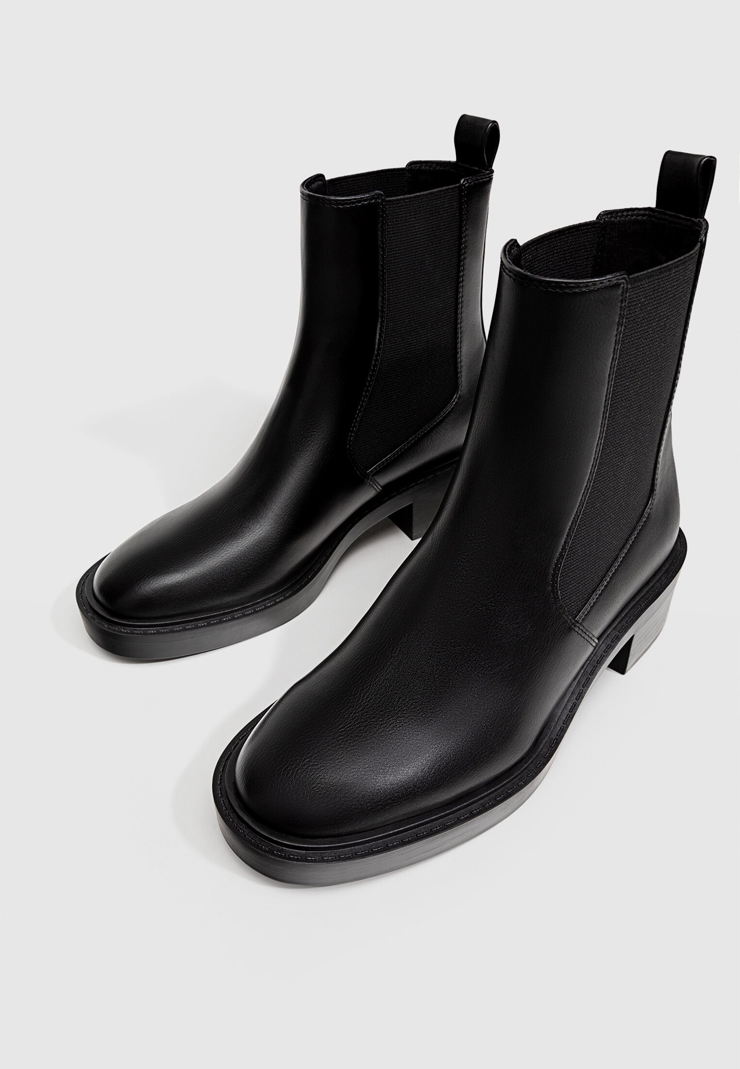 Stradivarius elastic shop side chelsea boot