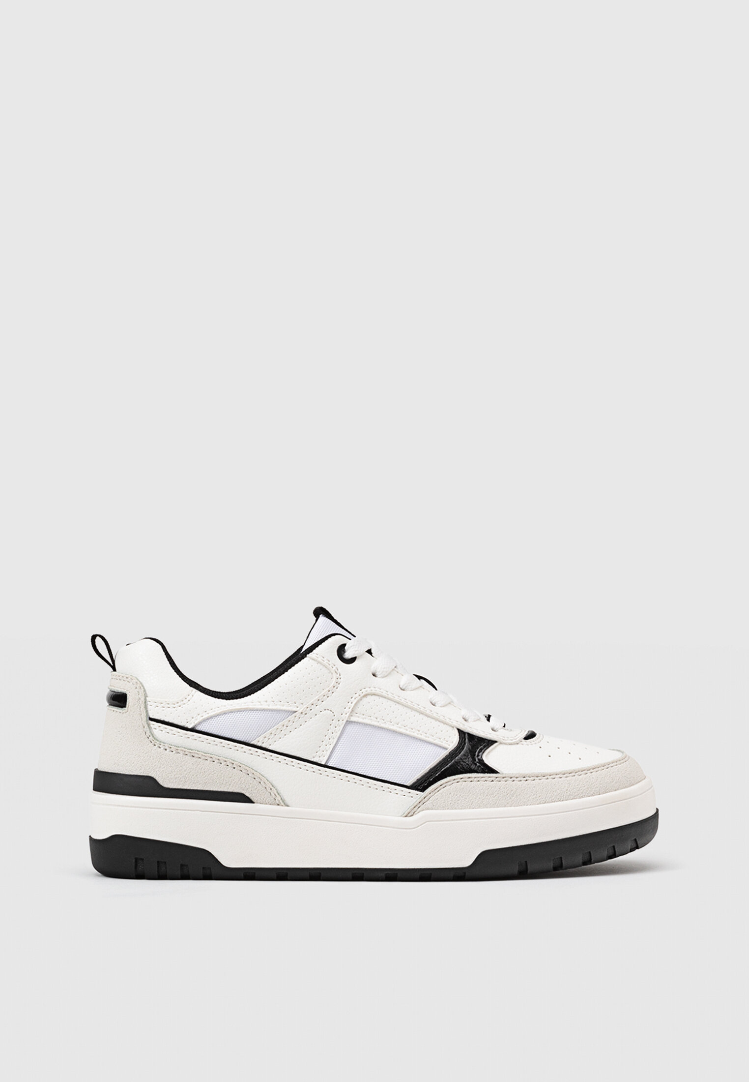 Baskets stradivarius on sale